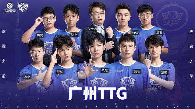 庫明加稱小佩頓是防守界的超人 擅長防守無人能敵.